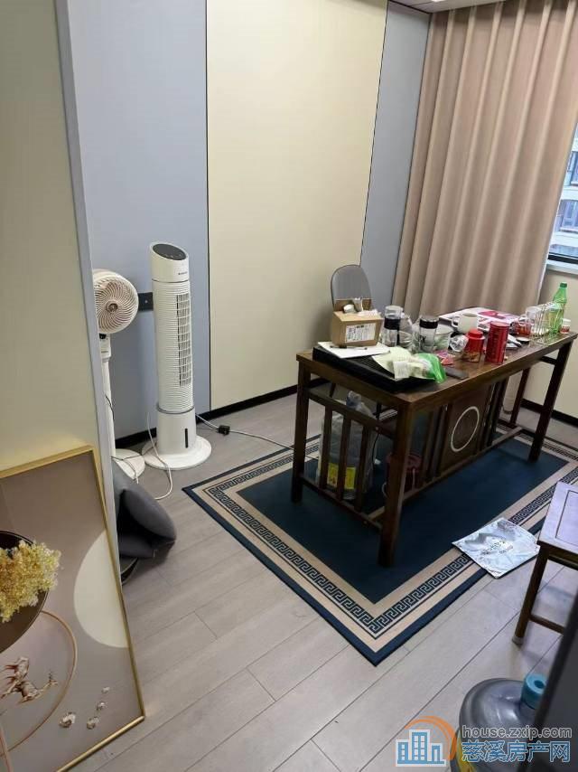 蔚蓝云图95平方三室一厅二卫132.8万