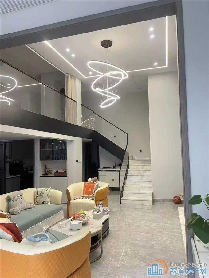 保利银杏小镇底复带车位可读书