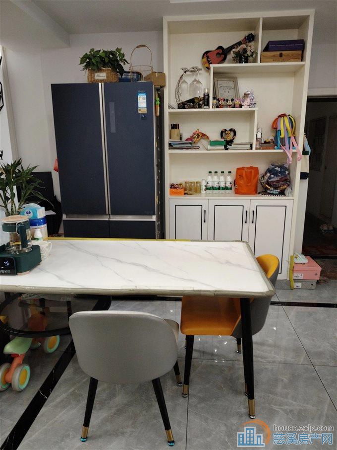 鸣北小区 精装103平133.6万带车位