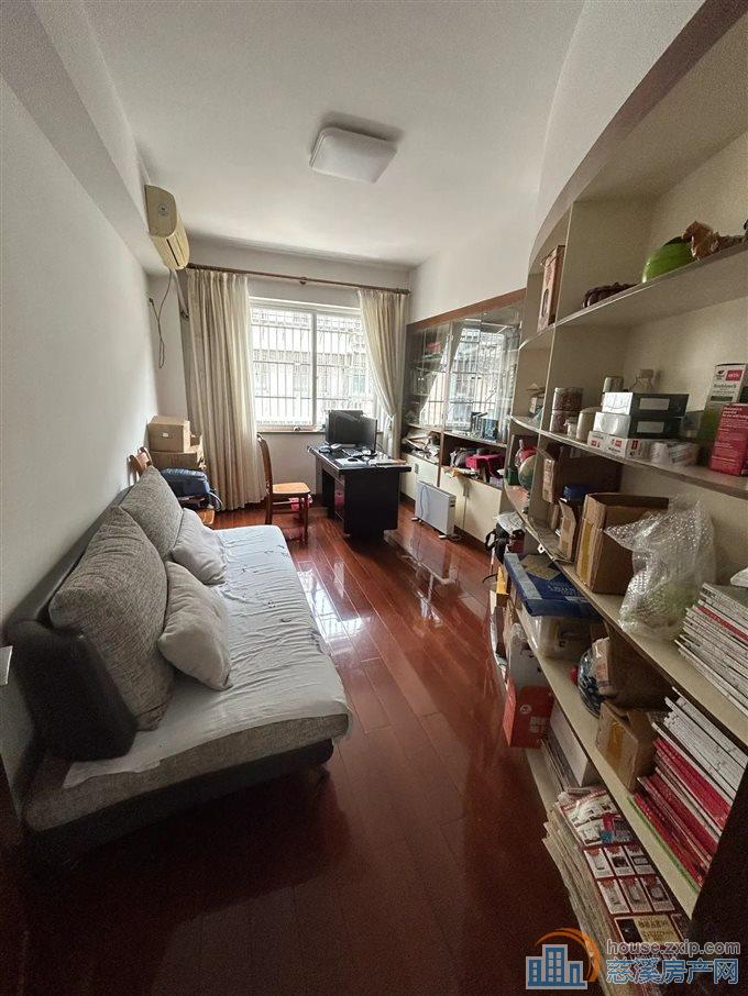 清泰公寓南区146平140万带车库