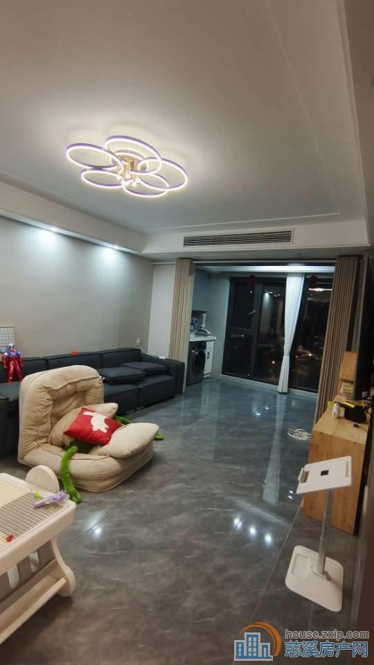 梧桐府 117平 带车位 150万