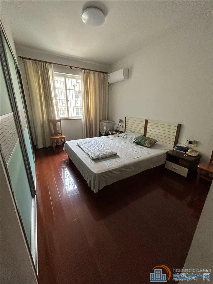 清泰公寓南区146平140万带车库