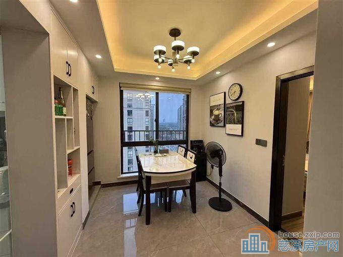 裕嘉小区59平2室全新精装中上楼层