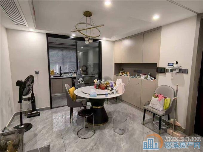 银杏小镇 127 平方 好楼栋精装修 