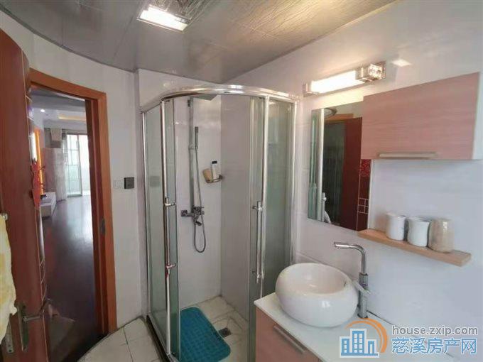 玲珑小区两室2500精装修直接房源钥匙在