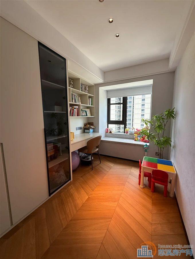 江岸臻园 豪装 带车位 楼层好