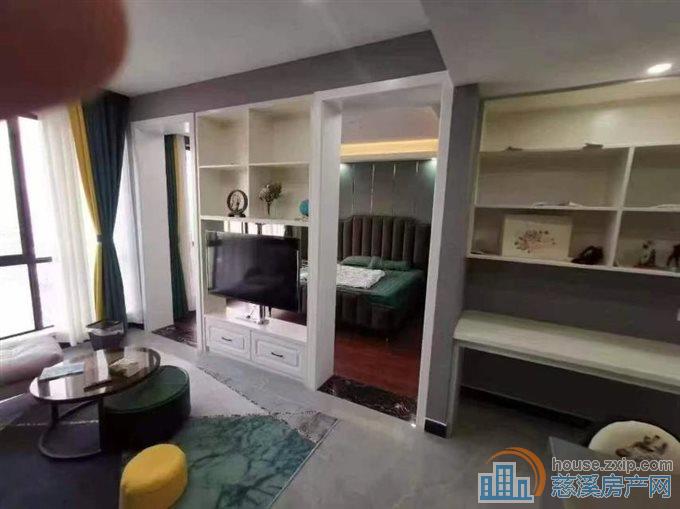 波斯曼三小上林17搂77平豪装118万