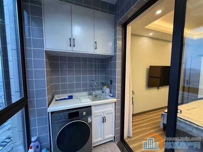 裕嘉小区59平2室全新精装中上楼层