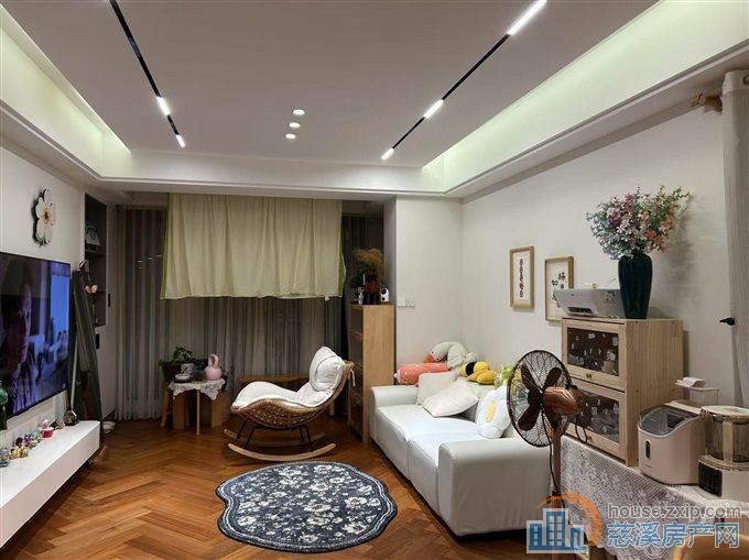 双喜花园 黄金楼层自住精装全送