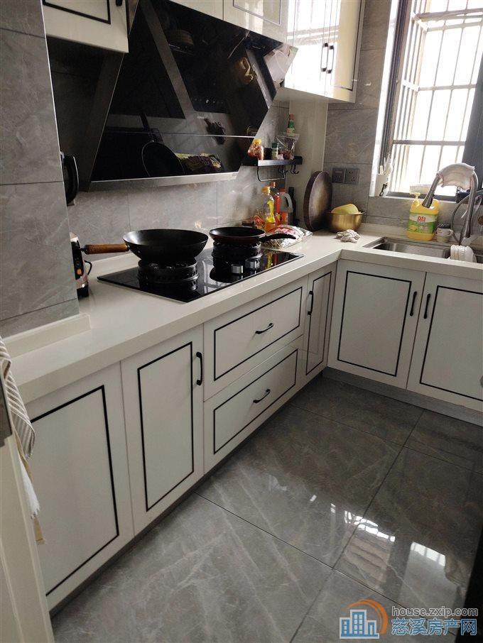 鸣北小区 精装103平133.6万带车位