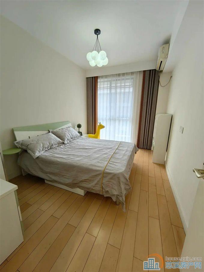 天和家园136平精装150万带车位杂物间