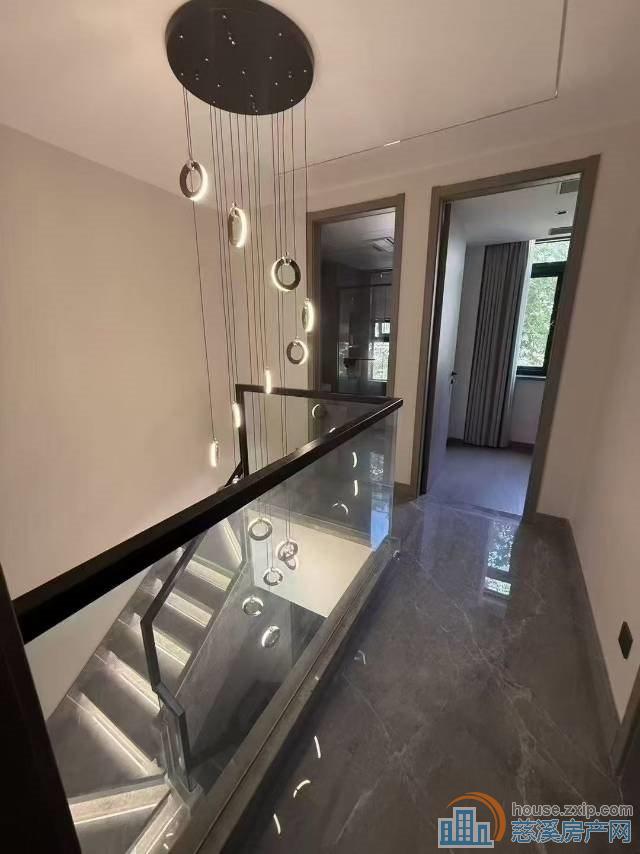 珑玥府下叠产证257平豪装车位598万