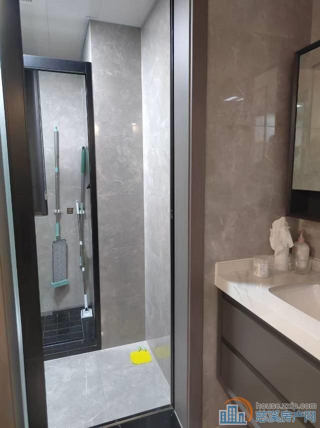 珑玥府楼层佳112平通地下室精装228万