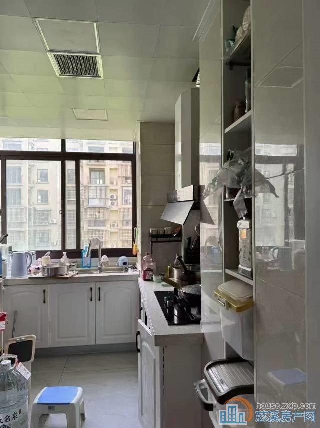 星光家园二期电梯洋房85平精装93.8万