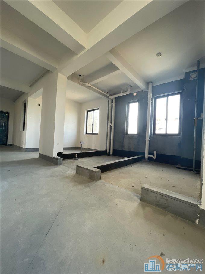 急卖裕嘉小区毛坯139平方112万带车位