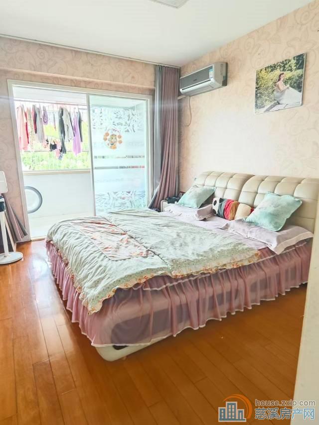 金山南区金南小区层佳74平90万精装