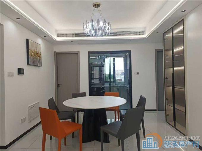 誉林府电梯洋房豪华装修三室两卫直接钥匙在