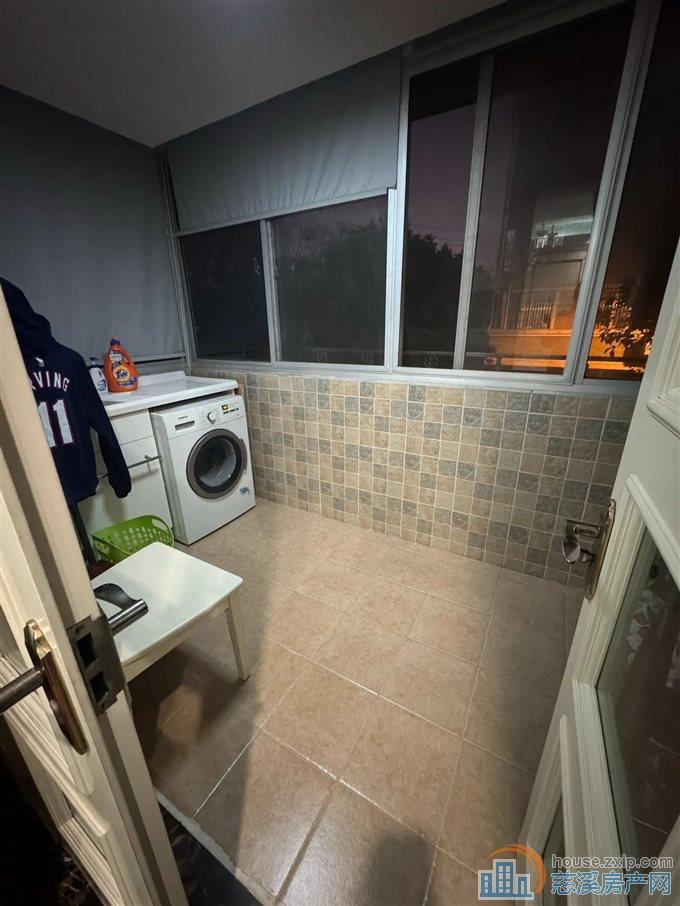 玲珑小区 低楼层 东边套 豪装自住