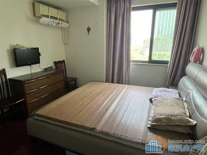 富丽湾电梯房6楼70平精装修56万