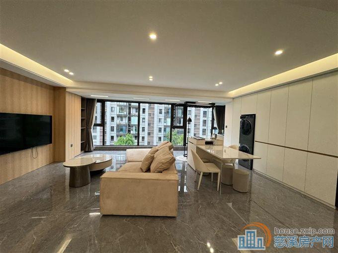 银杏小镇洋房143平 精装修205