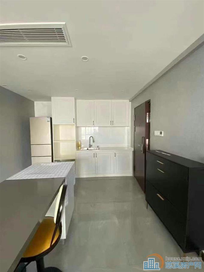 波斯曼三小上林17搂77平豪装118万