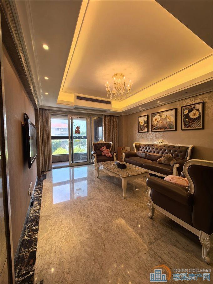 提香公寓 市中心精装洋房143平200万