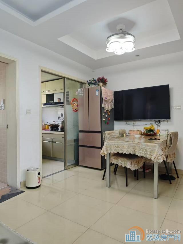 金山南区金南小区层佳74平90万精装