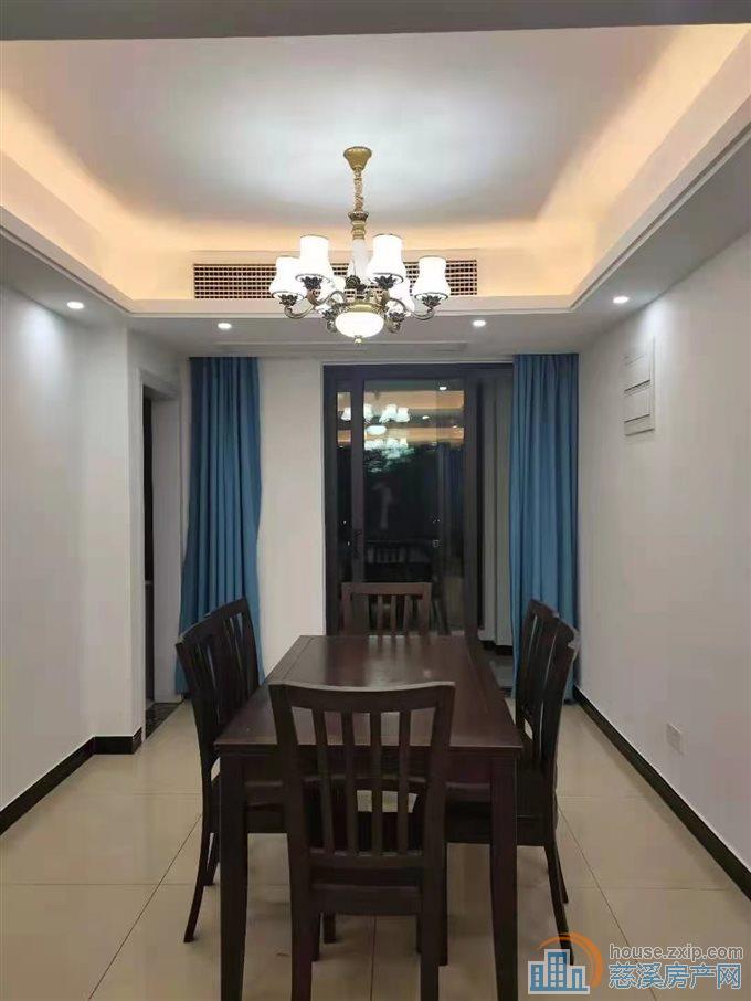 复地二期145平精装三室二卫3500元