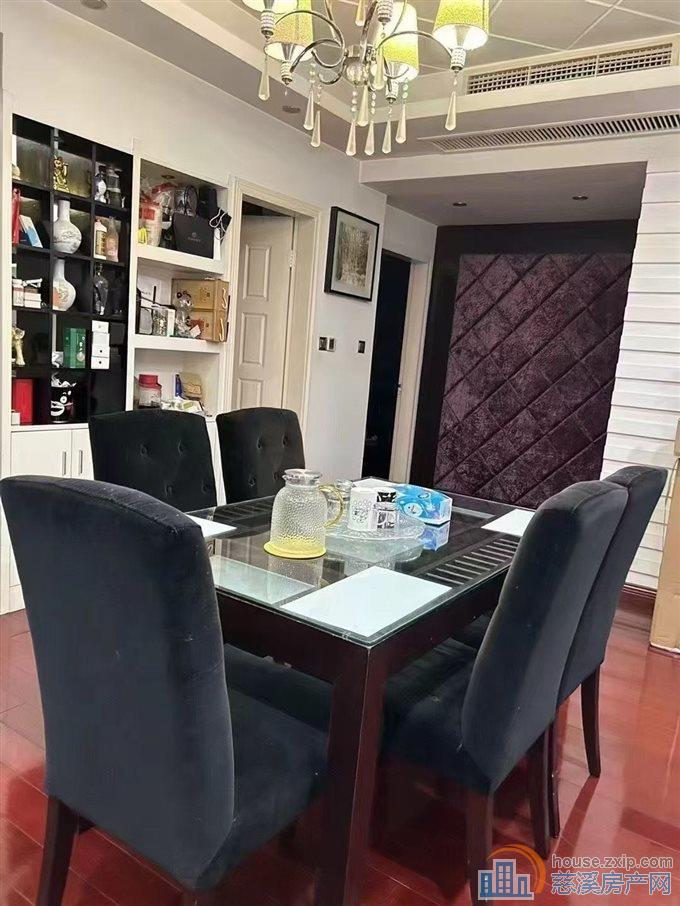 特价嘉都苑3楼110平精装带朝南车库