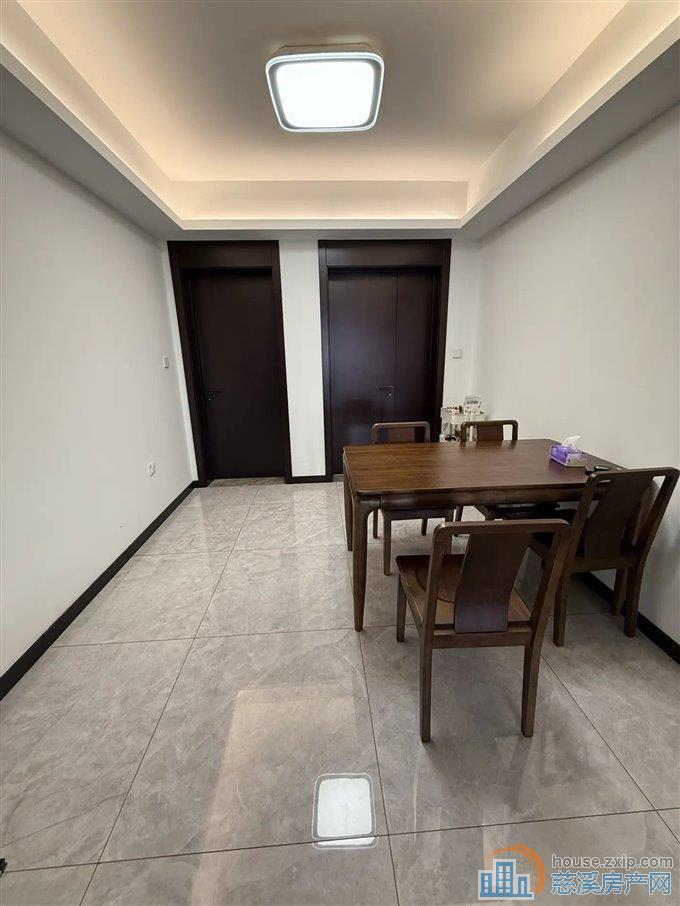 金仕华庭 精装 有车位文锦无在读 赠送多