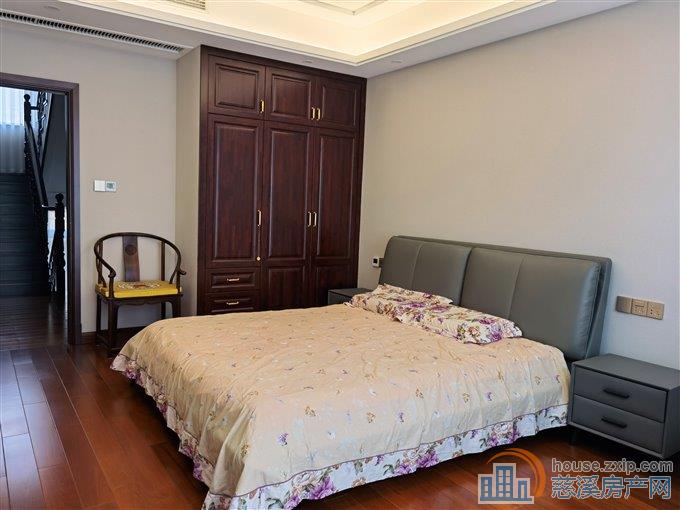 星光家园三通三别墅426平豪装768万