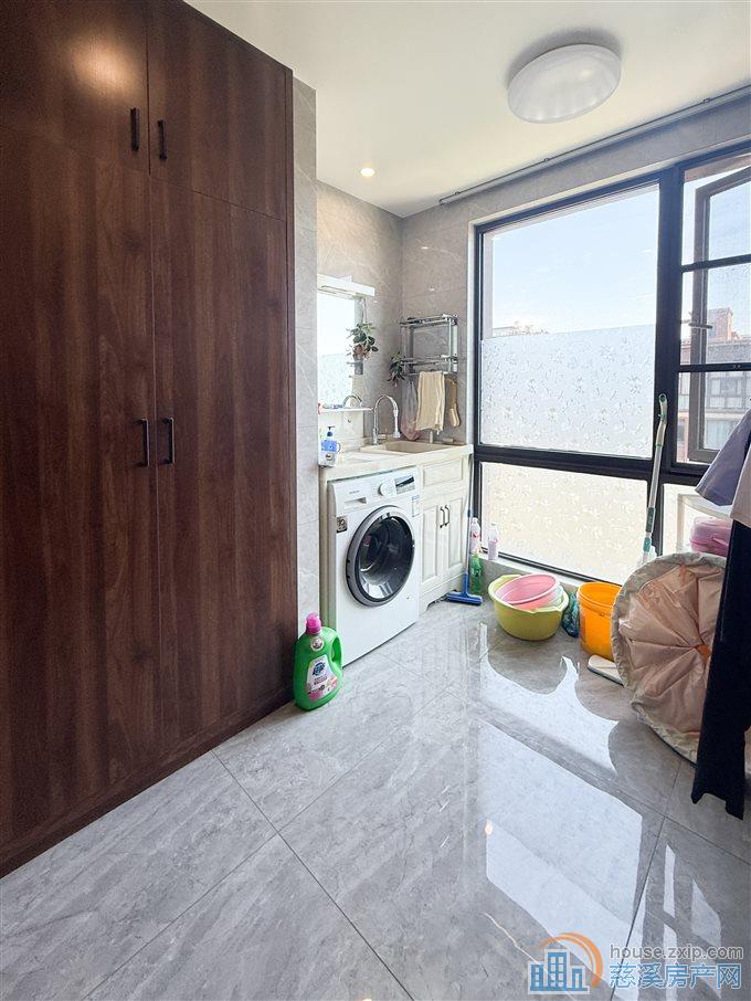 祥生望玥府123平，精装修带车位