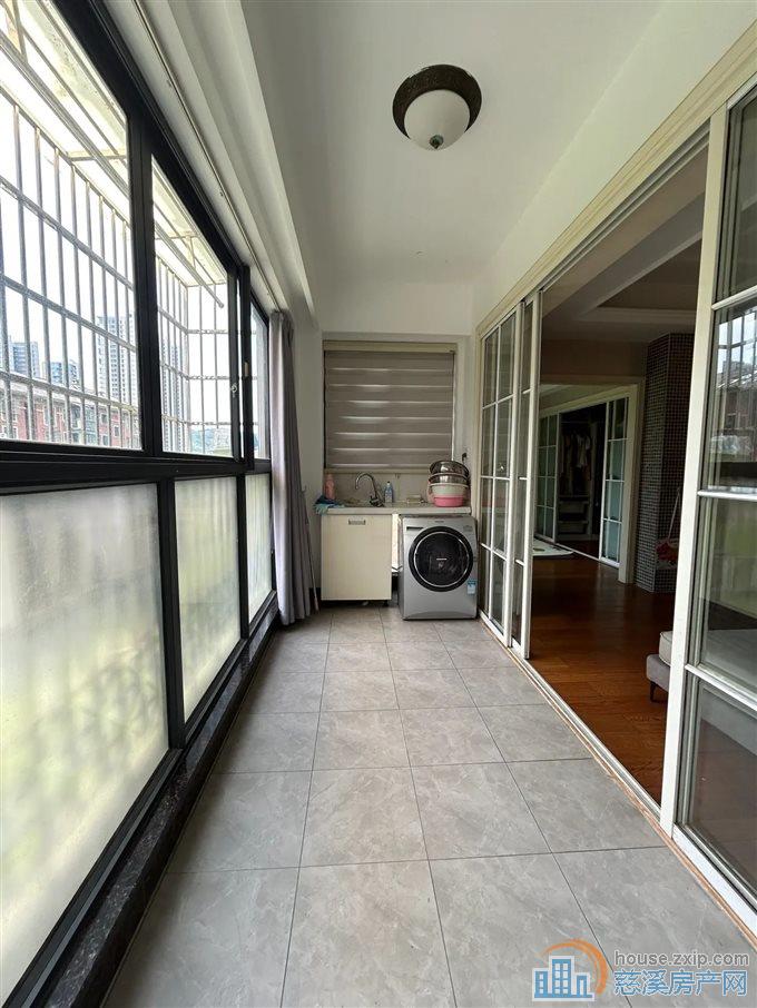 枫华富地花园南区128平122万