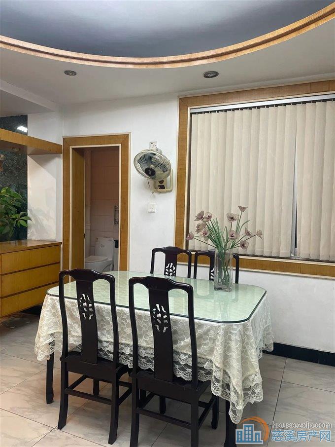 实验公寓  杂物间2个  满五唯一