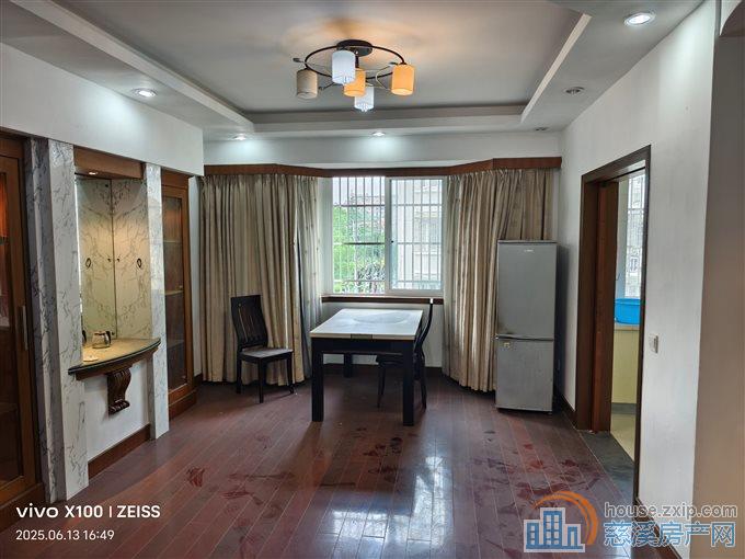 华泰苑143平精装黄金楼层送车库160万