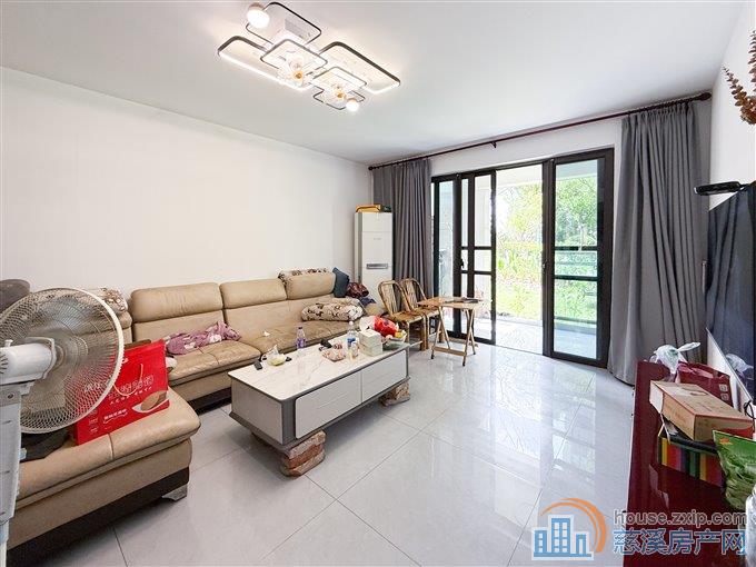 红星天铂佳苑132平149.6万带双车位