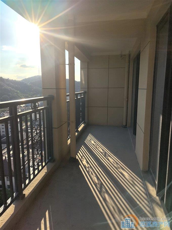 特价 江滨之城 依山傍水风景好