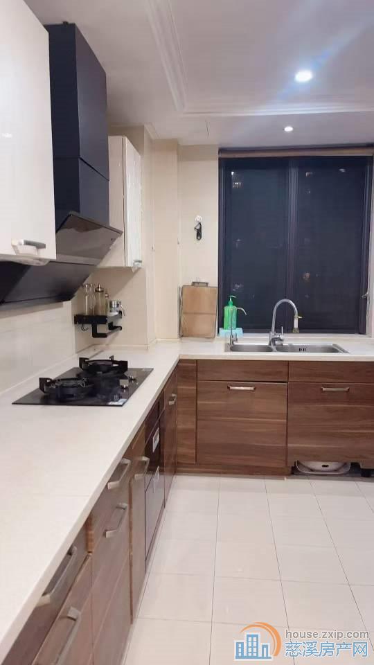 绿城慈园170平➕车位豪装328万