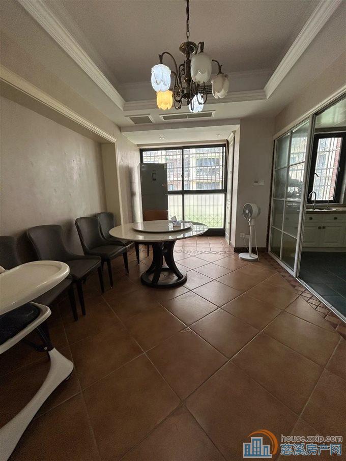 枫华富地花园南区128平122万