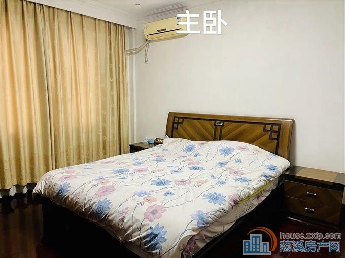 出租中兴小区138平3000每月