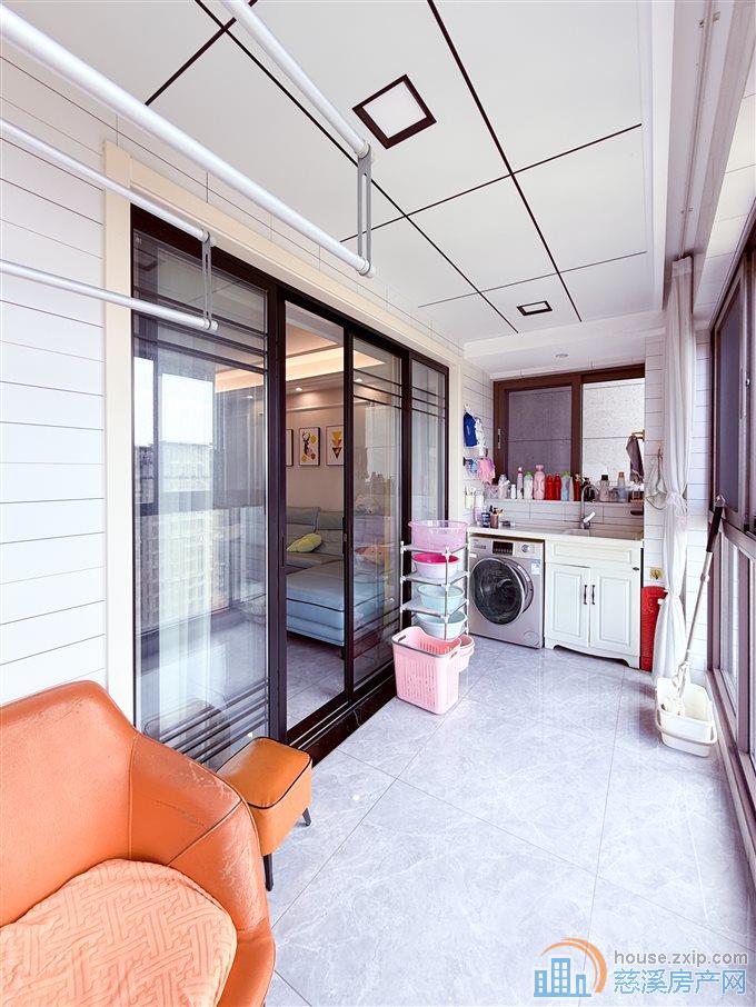 悦华府140平208万精装河景房