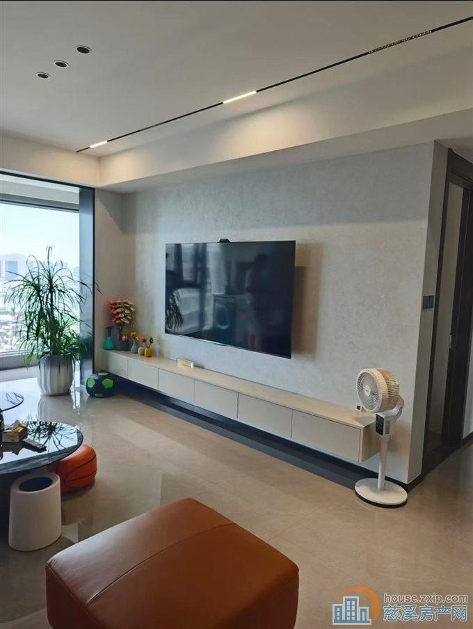 明月湖卓越129精装修自住239万！