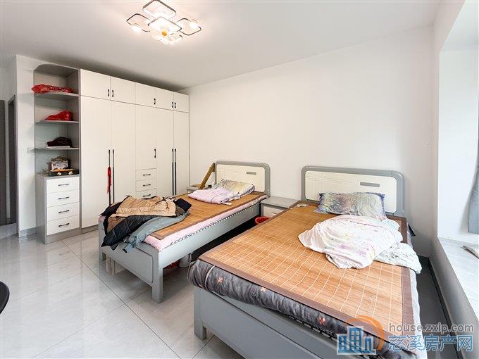 红星天铂佳苑132平149.6万带双车位