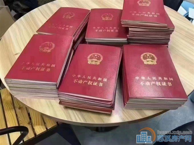青樾府两个车位出售15万一个免中介费