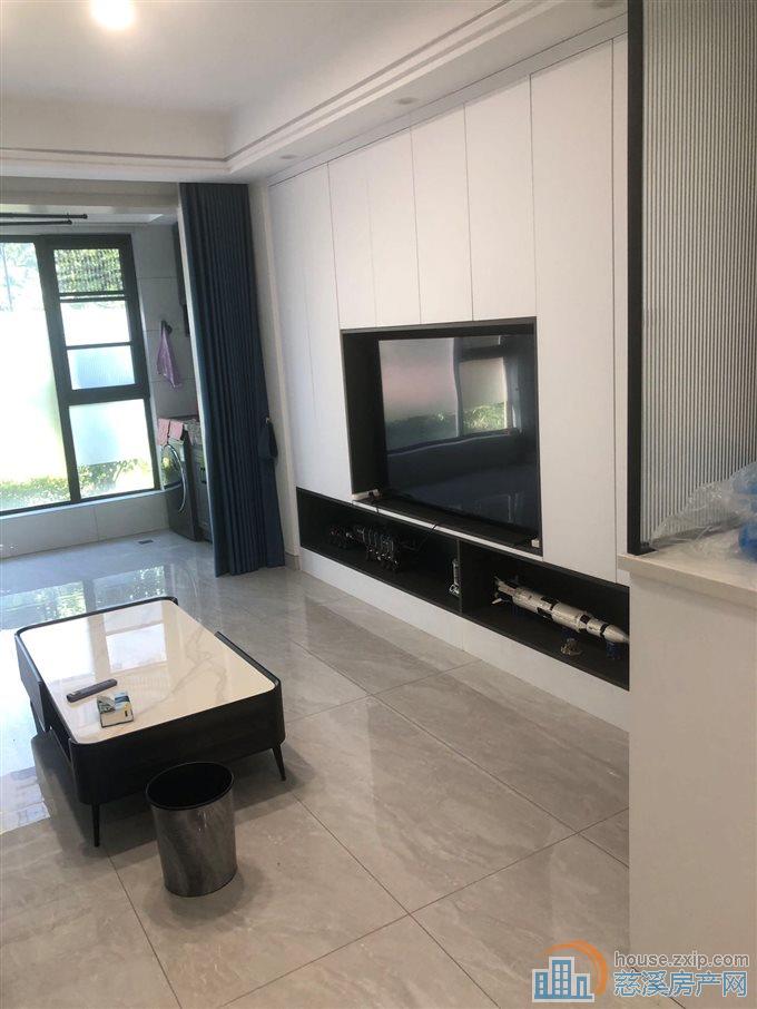 盛泰嘉苑欢乐颂一楼123平精装满2年