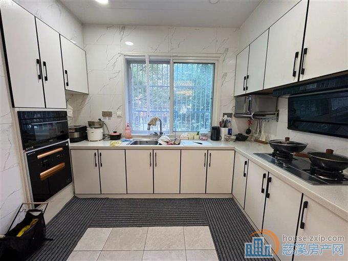 吉祥新村四区150平148万送车库