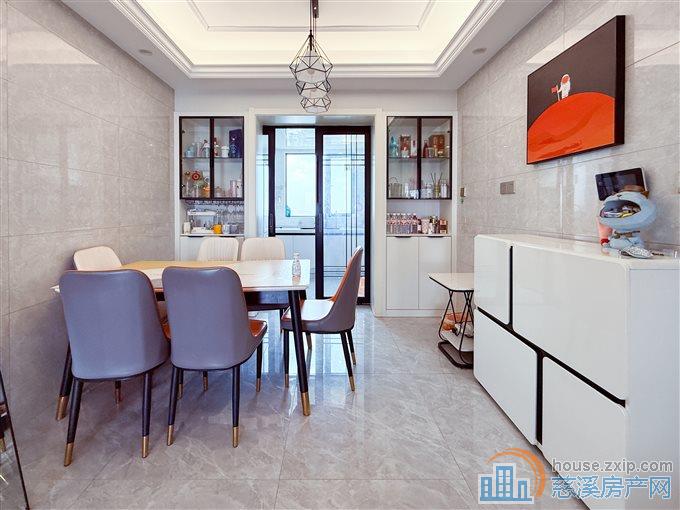 悦华府140平208万精装河景房