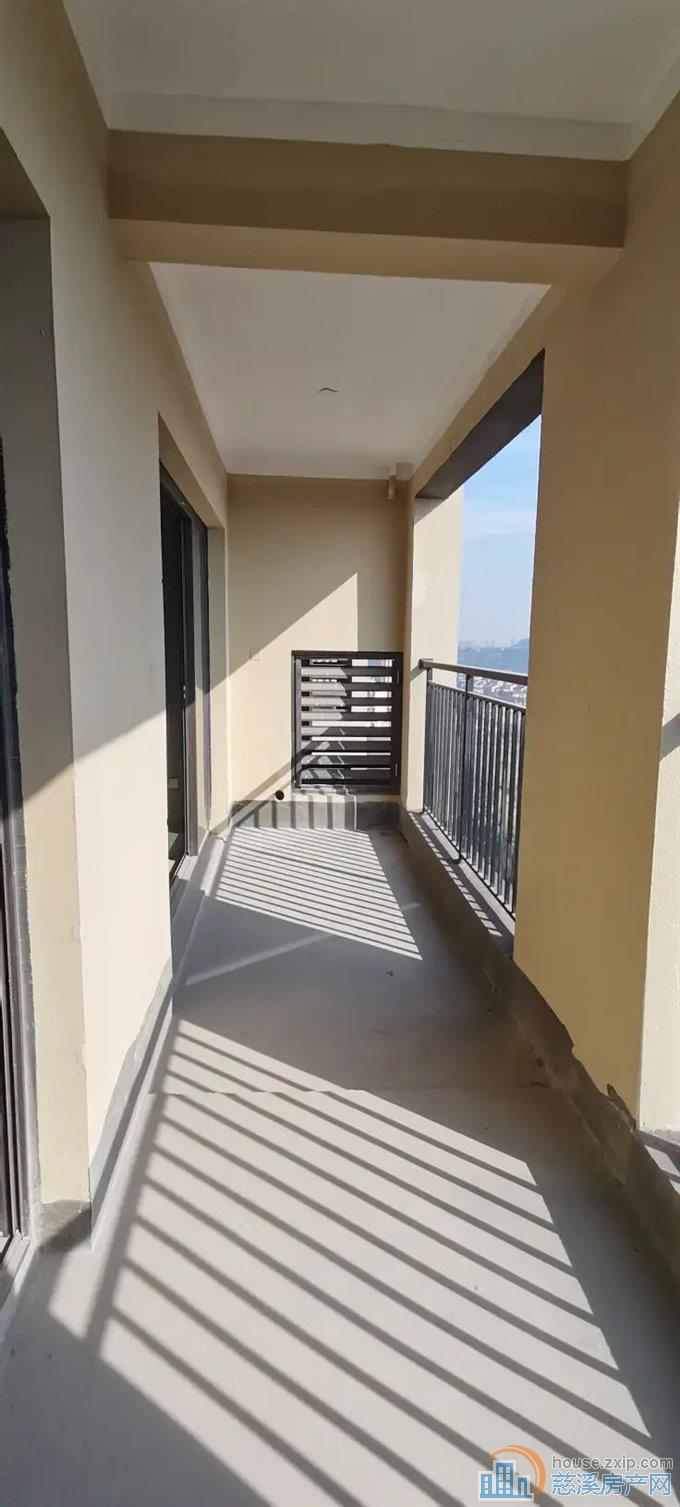 急卖 阳光城翡丽湾 毛坯116平方69万