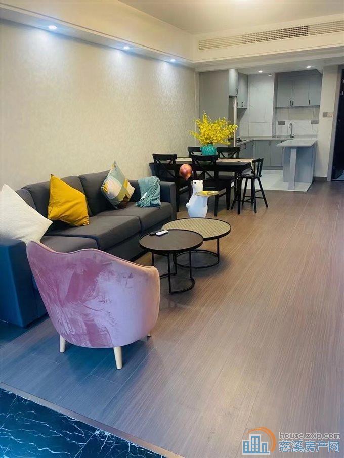 江滨壹号院103平中上层现代装修满2年