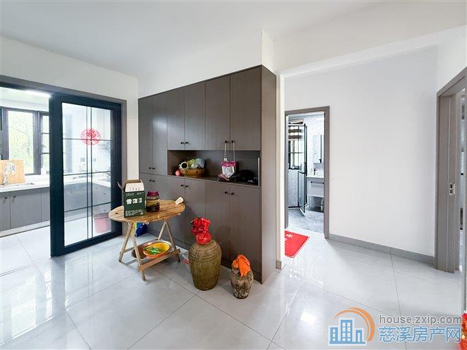 红星天铂佳苑132平149.6万带双车位